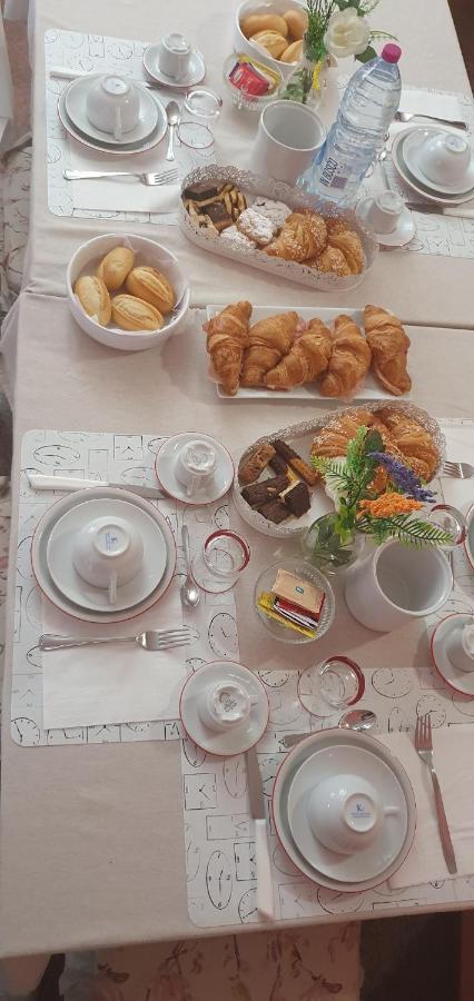 Villa Ferrari Oriella Solignano Nuovo Buitenkant foto