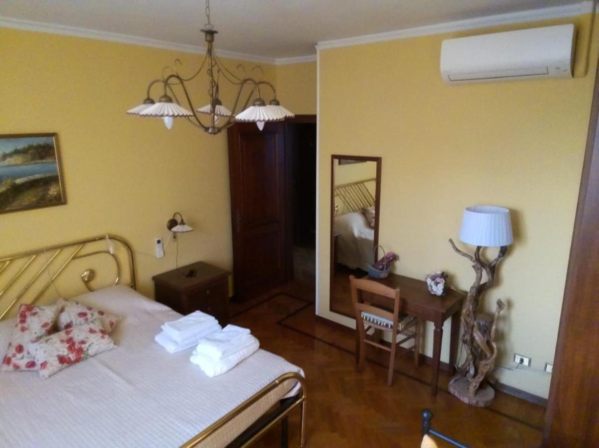 Villa Ferrari Oriella Solignano Nuovo Buitenkant foto